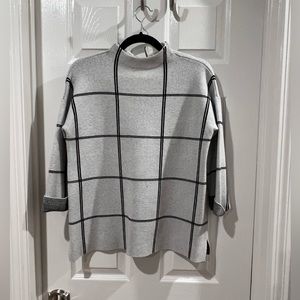 Tahari Medium sweater window pane pattern
